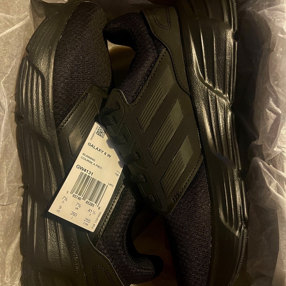 New Women’s Black Adidas Size 9